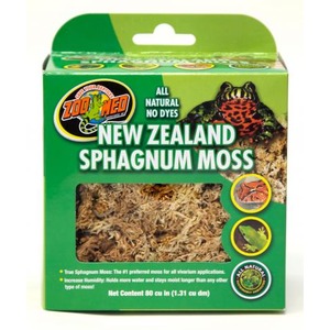 Zoo Med New Zealand Sphagnum Moss in green box; moss visible through window, with frog graphics and “All Natural No Dyes” text.