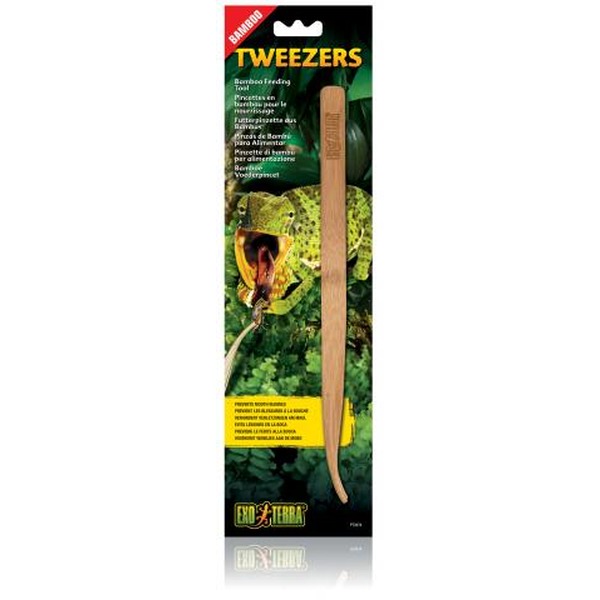 Packaging for tweezers with a long wooden tweezer on a green, frog-themed background.