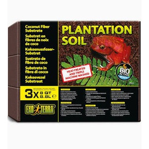 Plantation Soil substrate box with red gecko graphic and coconut fiber multilingual labels.